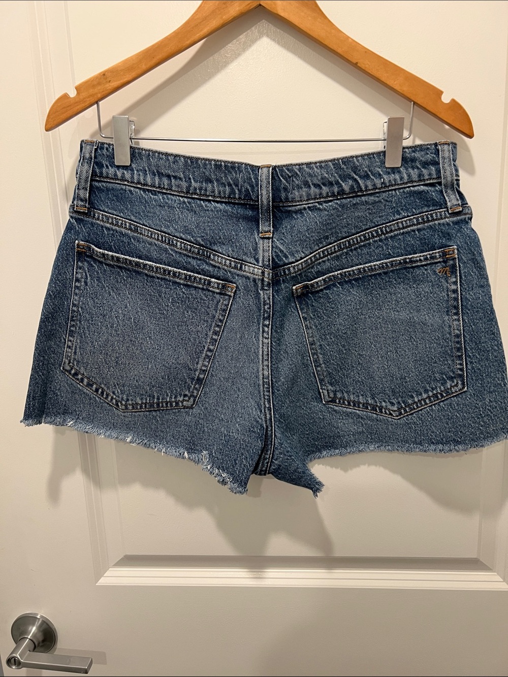 Madewell. The Perfect Jean Short. Size 30
Very good condition. - Picture 2 of 6